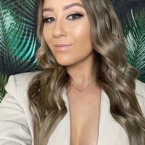 Meet your Posher, Jasmine